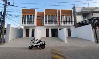 Rumah Murah Minimalis Baru Gress di Nirwana Eksekutif Rungkut Surabaya
