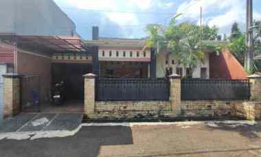 dijual rumah perumahan pondok duta