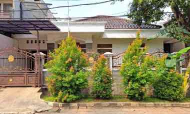 dijual rumah perumahan taman