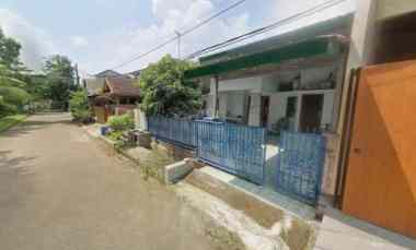 Rumah Hadap Taman dekat Mall di Perumahan Taman Kota, Bekasi Timur