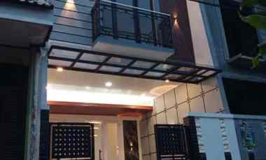 dijual rumah perumnas beji