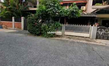 Dijual Rumah Asri 2 Lantai di Lokasi Strategis di Jalan Utama Perumnas