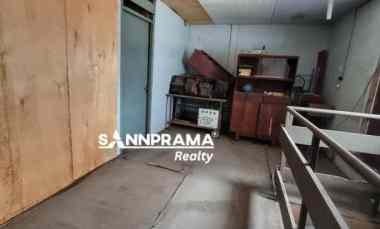 Dijual Rumah Second Hitung Tanah, Lokasi Strategis di Perumnas Depok