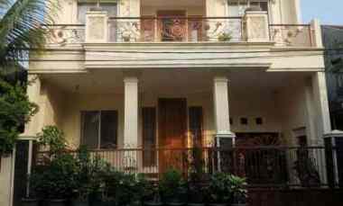 Rumah 3Lt, Balkon Hdp Timur, Semi Furnished, Pesona Khayangan Margonda