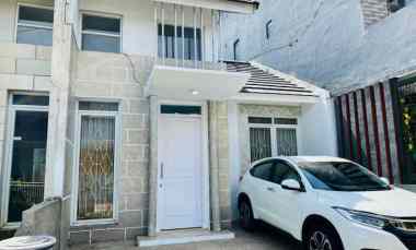 Dijual Rumah Modern dengan Lingkungan Asri di Pinus Regency Bandung