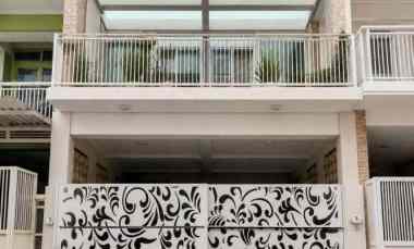 Rumah Cantik Furnished Siap Huni di Ploso Timur Surabaya