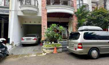Rumah Dijual di Pondok Bambu