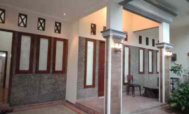 dijual rumah pondok gede