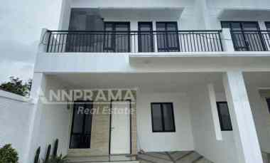 Townhouse 800 Jutaan 2 Lantai dekat Mall The Park Sawangan -rn-alfi