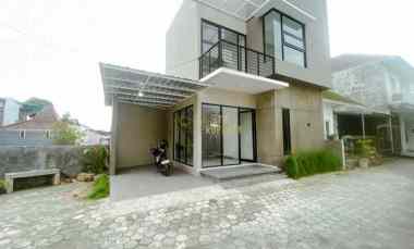 Rumah 2 Lantai Siap Huni dalam Perum di Potorono Bantul