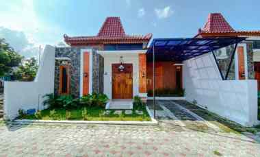 Rumah Joglo Siap Huni Depan Hotel Galuh Prambanan Klaten