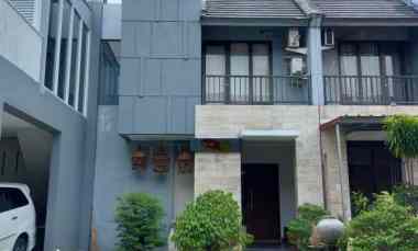 dijual rumah premier riviera jatinegara