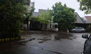 Rumah di Purimas Strategis Row Parkir Luas dekat A W, MCD, KFC