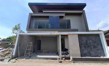 Rumah Mewah Desain Kontemporer 1 menit dari Jalan Raya Jogja-solo