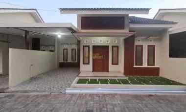 dijual rumah purwomartani