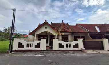 dijual rumah purwomartani