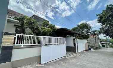 dijual rumah purwomartani kalasan