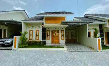 dijual rumah purwomartani kalasan