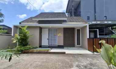 Rumah Siap Huni dekat Jalan Raya Kadisoka di Purwomartani