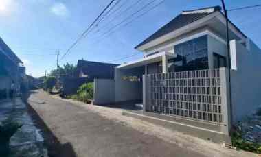 dijual rumah purwomartani kalasan