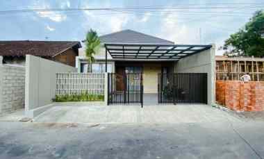 Rumah 4 Kamar Design Modern, Tanah Luas dekat Kampus Upn