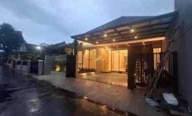 Rumah Baru, 4 Kamar Tidur dekat Exit Tol Jogja Solo di Kalasan, Sleman