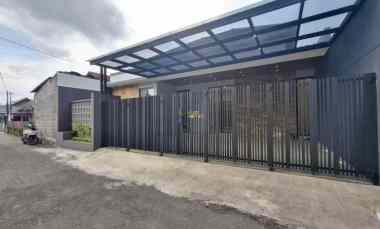 Rumah Baru, Open Space, Carpot Bisa 2 Mobil dekat Exit Tol Purwomartan