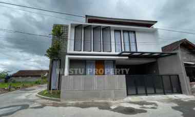 dijual rumah purwomartani sleman