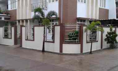 Rumah Hook Cantik Luas Lingkungan Nyaman dekat Margahayu Raya Bandung