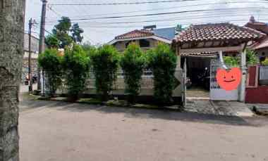 Rumah Second Hook Murah dalam Perumahan Dipoint Mas Depok