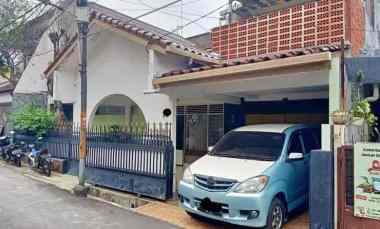 Rumah Geboy Bebas Banjir Jln 2 Mobil di Rawamangun, Pulo Gadun