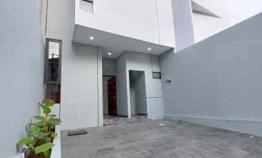 dijual rumah raya dharmahusada