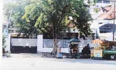 Rumah Pusat Kota Raya Karang Menjangan Depan Kampus Unair