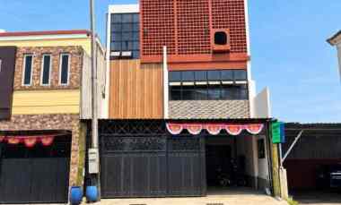 dijual rumah raya mastrip