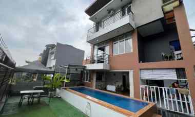 Rumah Mewah Full Furnished Private Pool di Dago Pakar Bandung