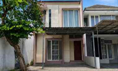 dijual rumah royal residence