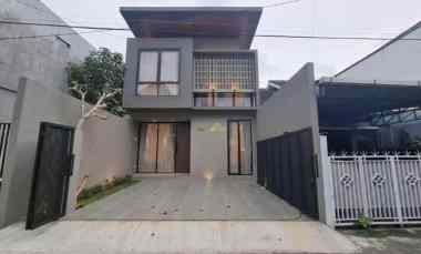 Rumah 2 Lantai Kontenporer Siap Huni dekat Rsu Sardjito