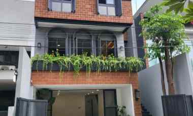 Brand New House 3.5 Lt, Swim Pool di Pinang Nikel Pondok Indah Jaksel