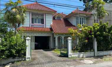 Rumah Premium dengan Halaman Luas, Cocok untuk Keluarga Besar