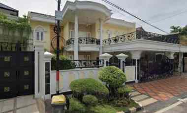 Rumah Permata Timur Pondok Kelapa 2 Lt, LT 560 m2, Kolam Renang