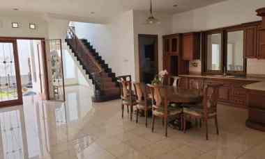 dijual rumah rumah villa gading indah