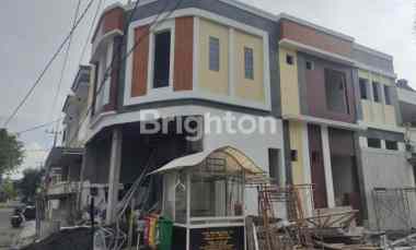 Rumah Dijual di RUNGKUT