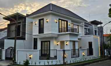 Dijual Rumah Hook Modern Style Siap Huni Lokasi di Rungkut Asri