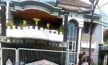 dijual rumah rungkut asri