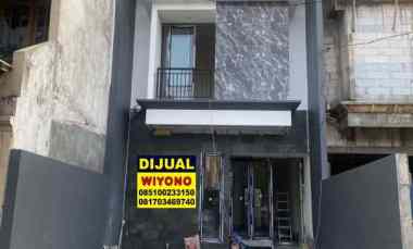 dijual rumah rungkut asri