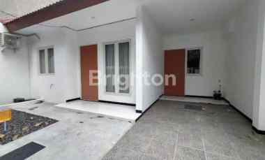 Rumah Siap Huni Rungkut Mapan Harga 1M an dekat Superindo, Yakaya