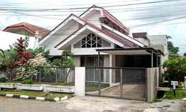 dijual rumah sanggar hurip