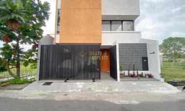 Rumah Mewah Siap Huni Semi Furnished dekat ke Sekolah Al Azhar Jogja