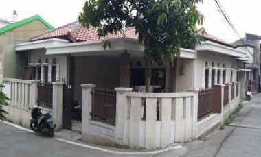 dijual rumah sariwangi