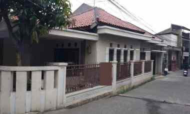 dijual rumah sariwangi